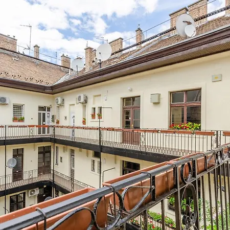 Eitans Guest house
