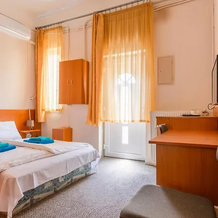 Eitans Guest house 3*