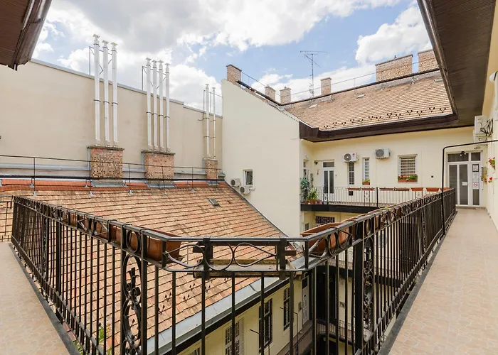 에이탄즈 3* 부다페스트