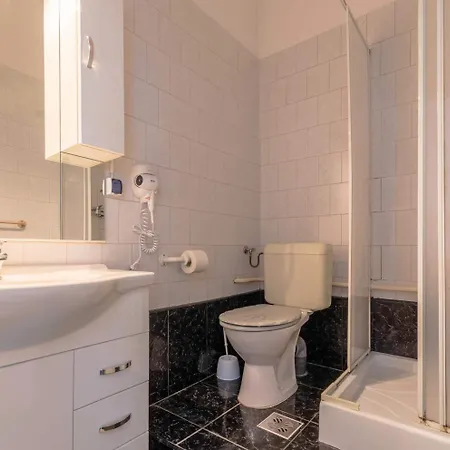 Guest house Eitans 3*