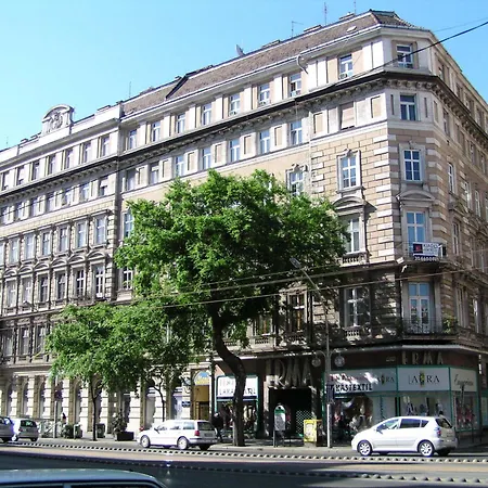 בית הארחה Eitans בודפשט