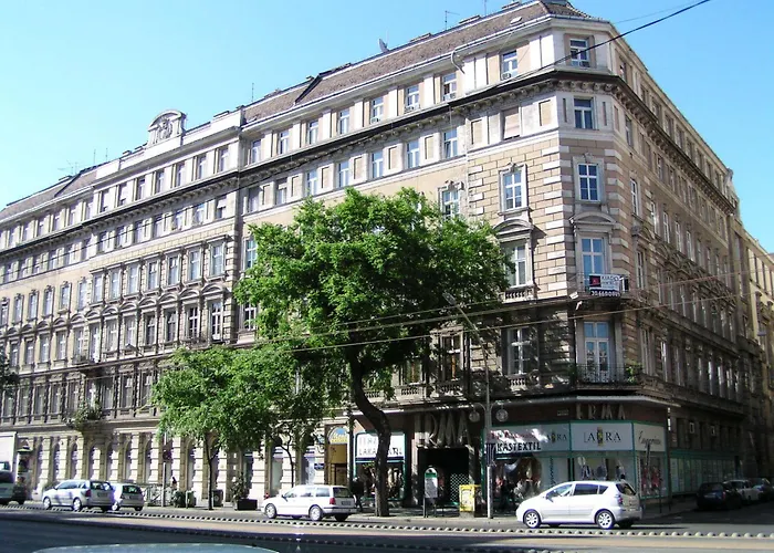 בית הארחה Eitans בודפשט